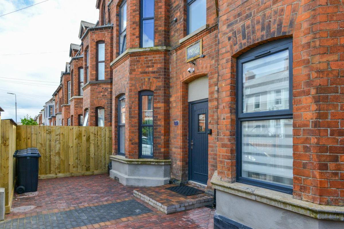 Esterville Apartments 1 And 2 Bedrooms Hot Tub Availability Belfast Eksteriør bilde